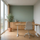 Moderne zorgsector werkplek met ergonomische bureaustoel, verstelbaar bureau van eikenhout en salie groene accentmuur in zacht daglicht.