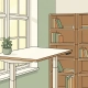 Zit-sta bureau bij een groot raam met natuurlijk daglicht, potplant, modulaire wandkast en warme eiken en saliegroen tinten.